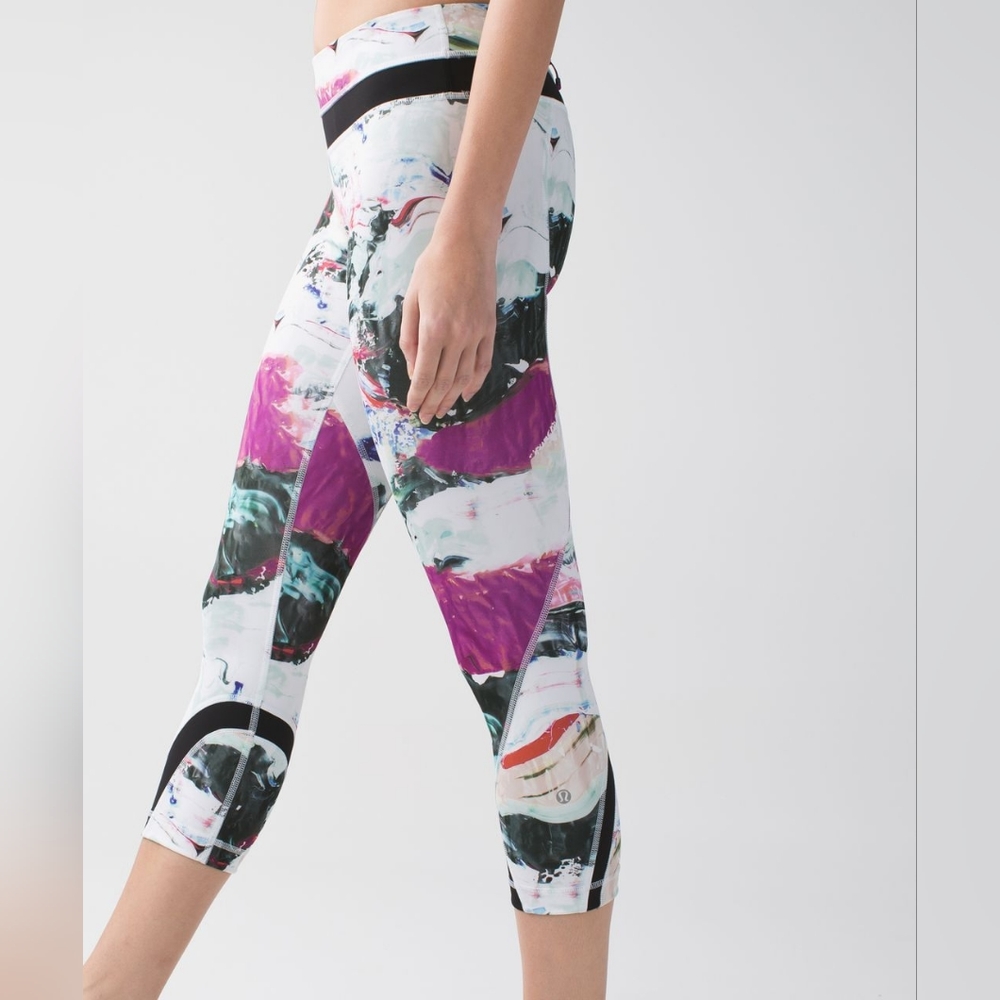 ☀️Lululemon Run: Inspire Crop II *All Full-On Luxtreme in Pigment Wave Multi